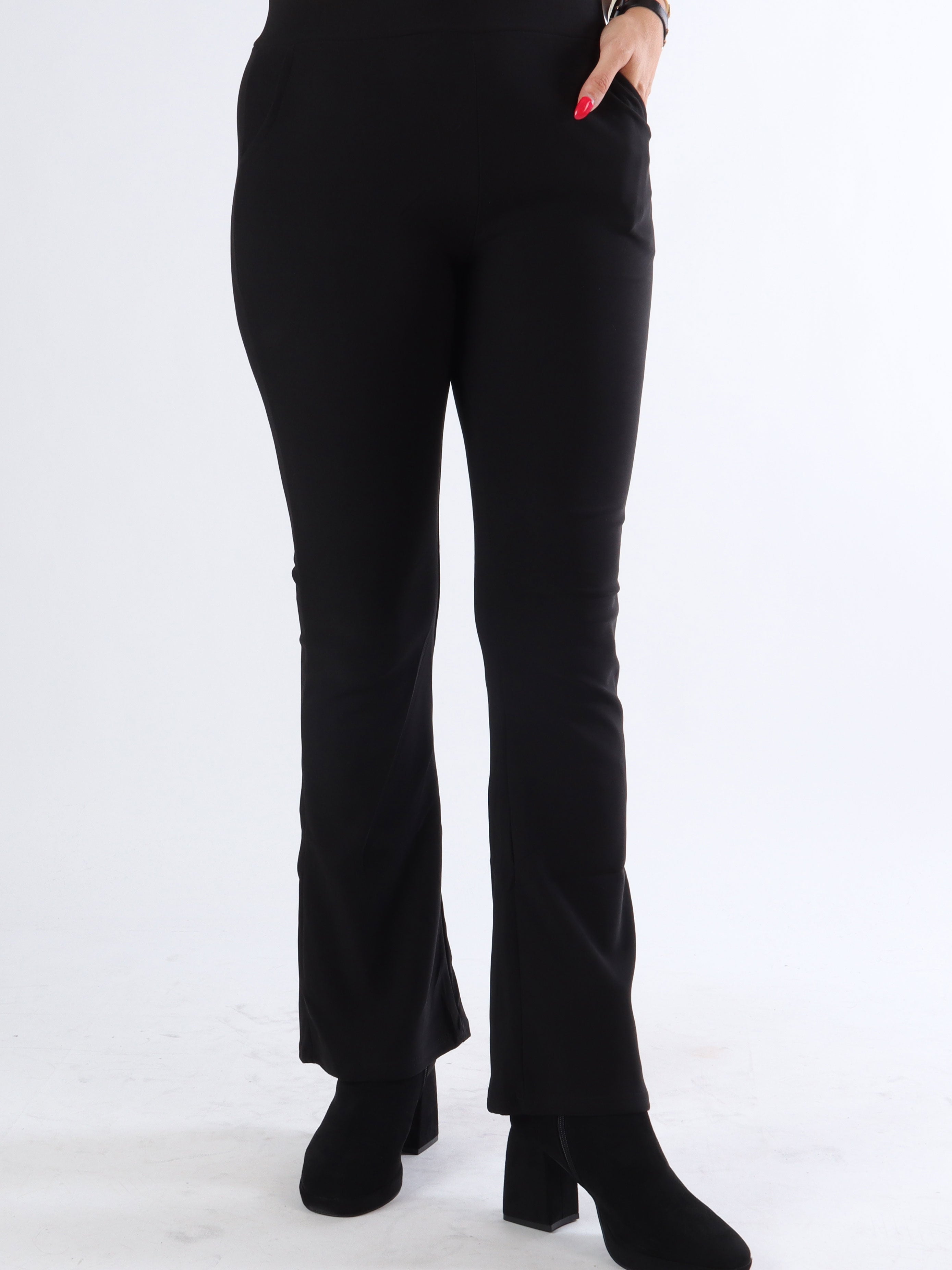 Ruby - Svarta elastiska trumpetbyxor - Black